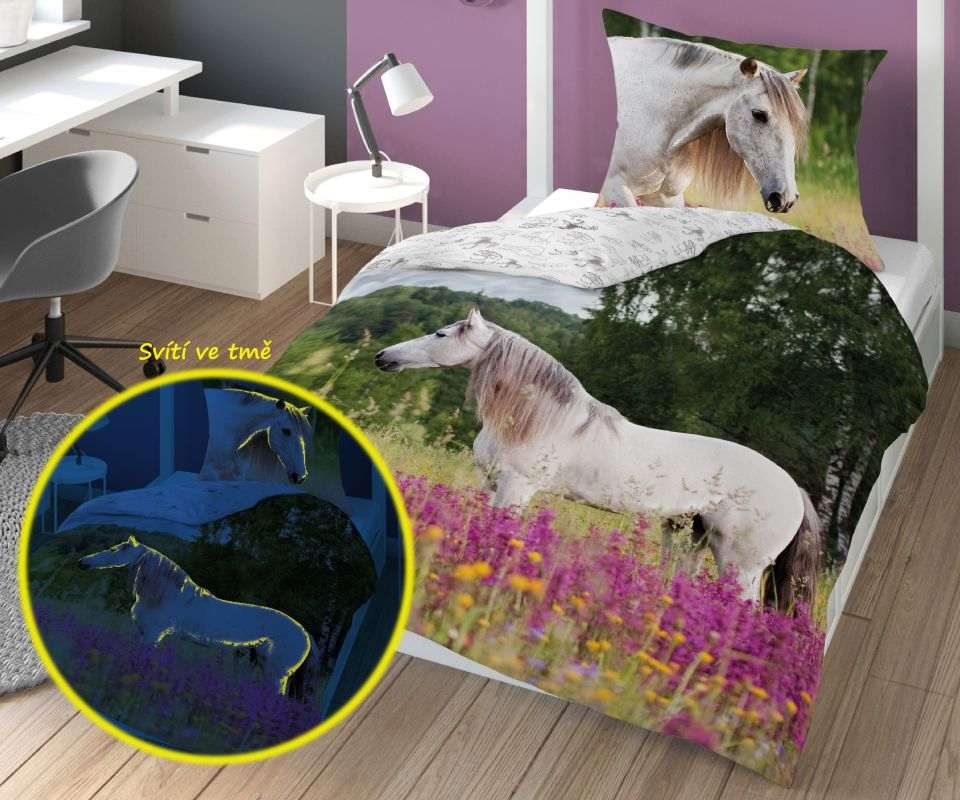 Svietiace obliečky Kôň na lúke 140/200, 70/80