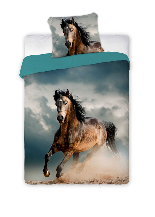 Obliečky do veľké postele kôň v búrke